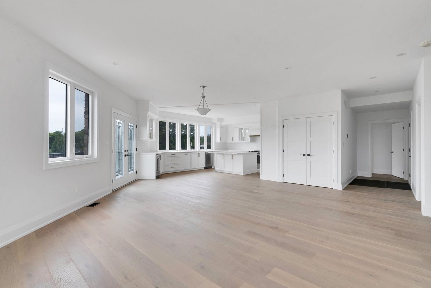 Great room open to the kitchen
